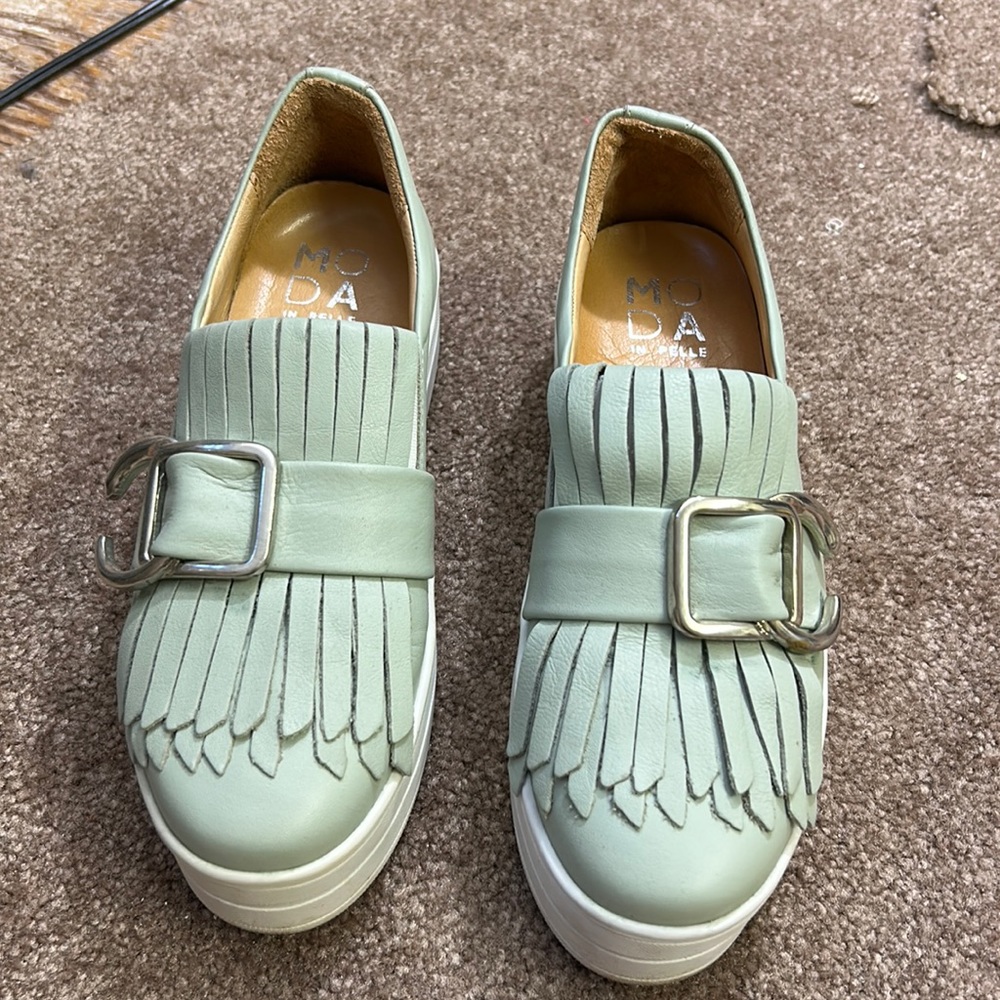 Moda in Pelle Shoes 37. Fit like a 6-6.5